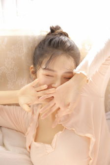 天海翼犯侵教师